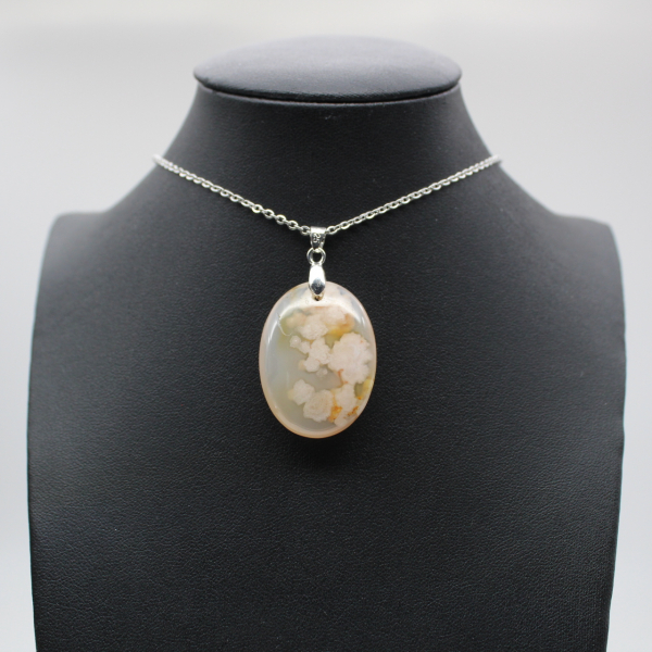 Pendentif ovale en agate fleur