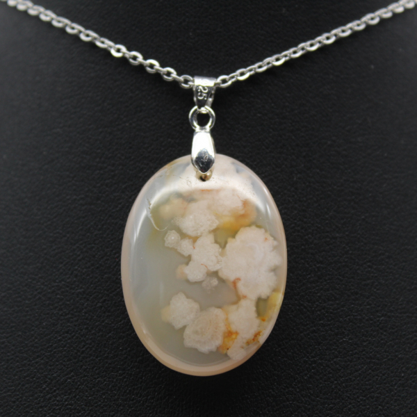 Pendentif ovale en agate fleur