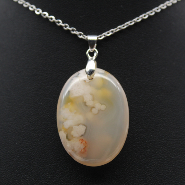 Pendentif ovale en agate fleur