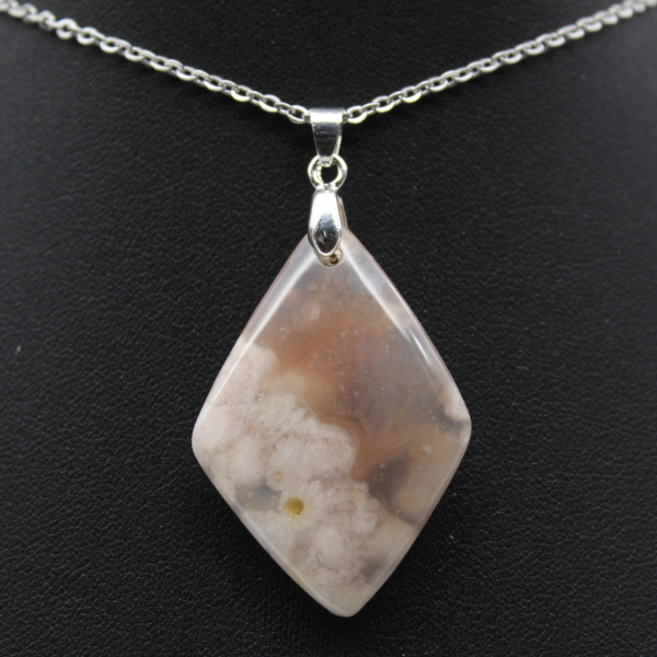 Pendentif losange en agate fleur
