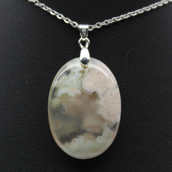 Pendentif ovale en agate fleur