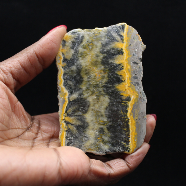 Petit spécimen de Jaspe Bumblebee en tranche