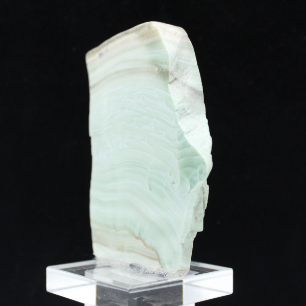 Tranche polie d’Aragonite verte minéral brut de qualité