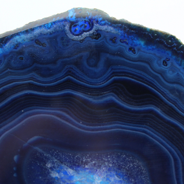 Agate bleue polie en tranche pour amateurs de pierres