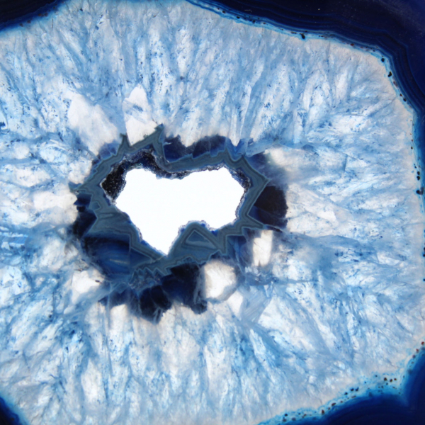 Agate bleue du Brésil en tranche fine et décorative