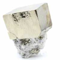 Grand cube de pyrite avec quartz calcite