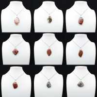 Pendentif losange en jaspe orbiculaire