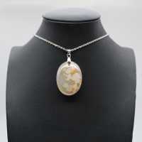 Pendentif ovale en agate fleur