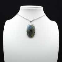 Pendentif ovale en Labradorite