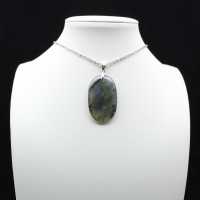 Pendentif ovale en Labradorite