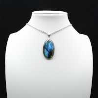 Pendentif ovale en Labradorite