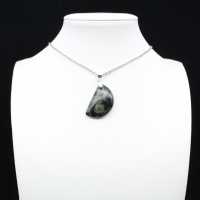 Pendentif de jaspe kambamba de forme de lune