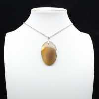 Pendentif en cornaline naturelle