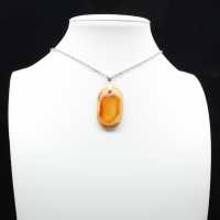 Pendentif en cornaline de Madagascar