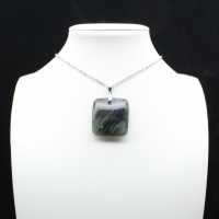 Pendentif carré en labradorite