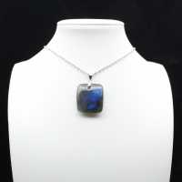 Pendentif carré en pierre de labradorite