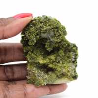 Épidote d’Imilchil cristallisée sur roche hôte Épidote d’Imilchil cristallisée sur roche hôte