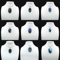 Pendentif ovale en Labradorite