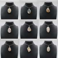 Pendentif ovale en agate fleur