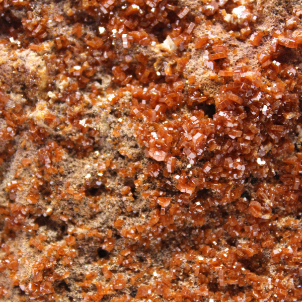 Cristallisation de vanadinite naturelle