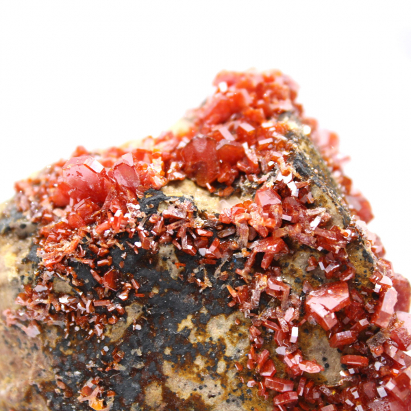 Cristaux de vanadinite sur gangue