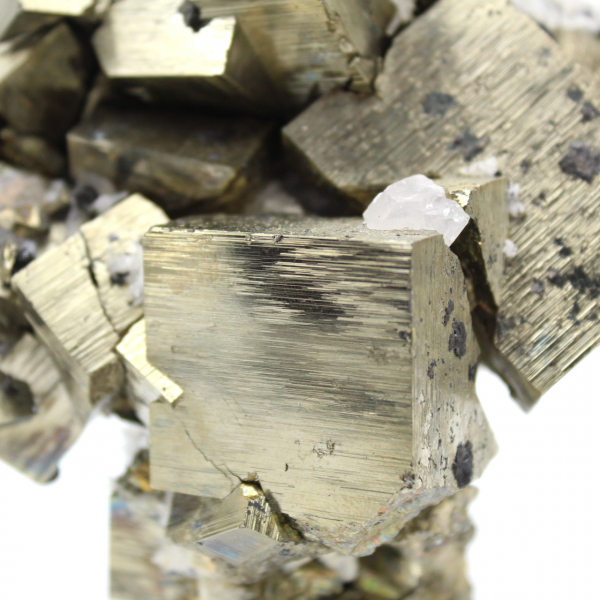 Pyrite avec cristaux de calcite et de quartz