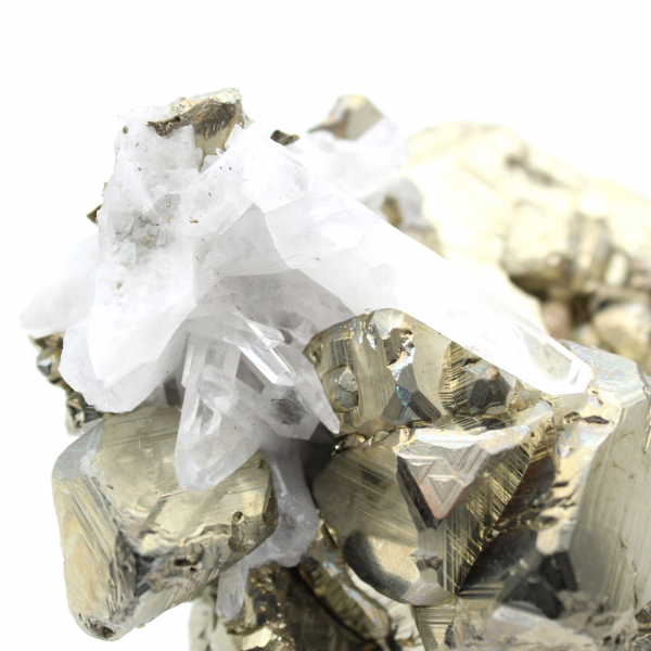 Grands cristaux de pyrite avec calcite