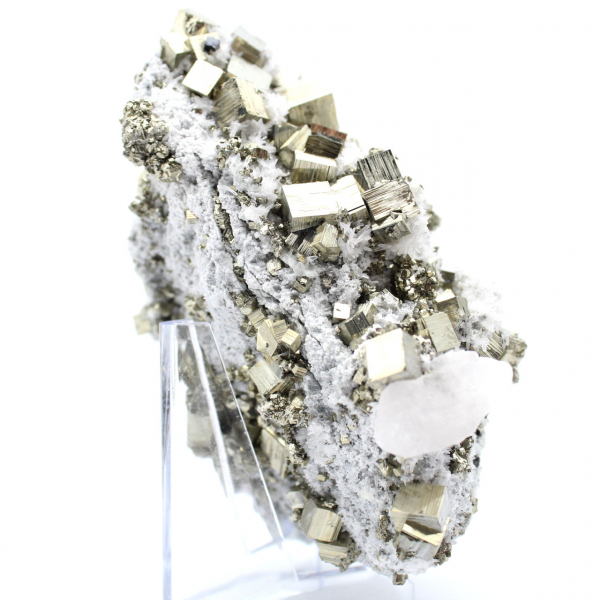 Pyrite sur gangue avec calcite et quartz