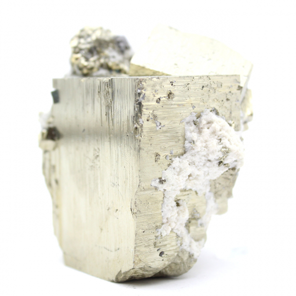 Grand cube de pyrite avec quartz calcite