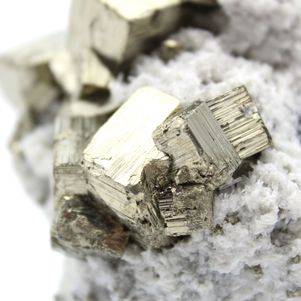 Pyrite sur gangue avec cristaux de quartz