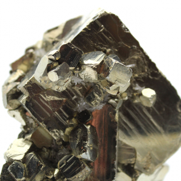 Pyrite cristallisée sur socle