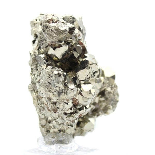 Cristaux de pyrite sur socle