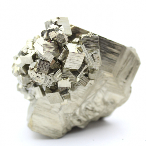 Cristaux de pyrite du Pérou avec quartz