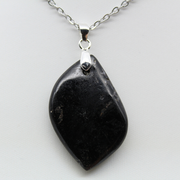 Pendentif tourmaline noire