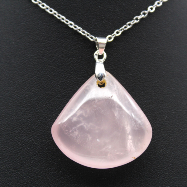 Pendentif éventail en quartz rose