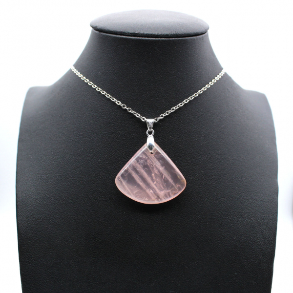 Pendentif éventail en quartz rose