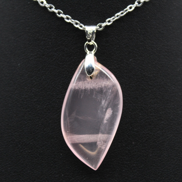 Pendentif feuille en quartz rose