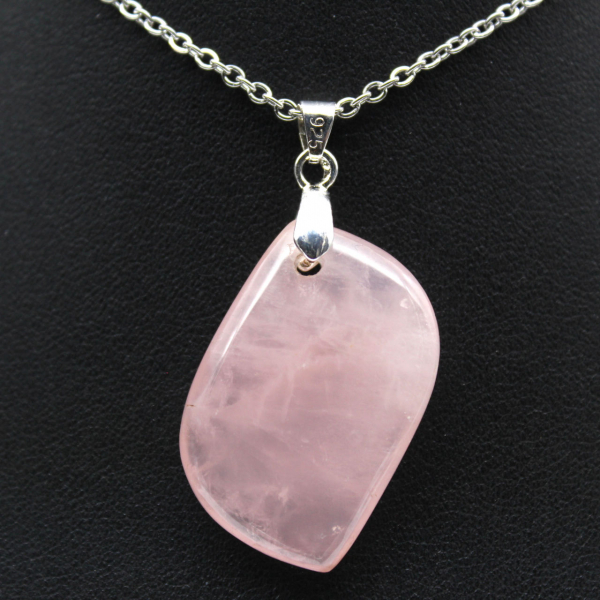 Pendentif feuille en quartz rose