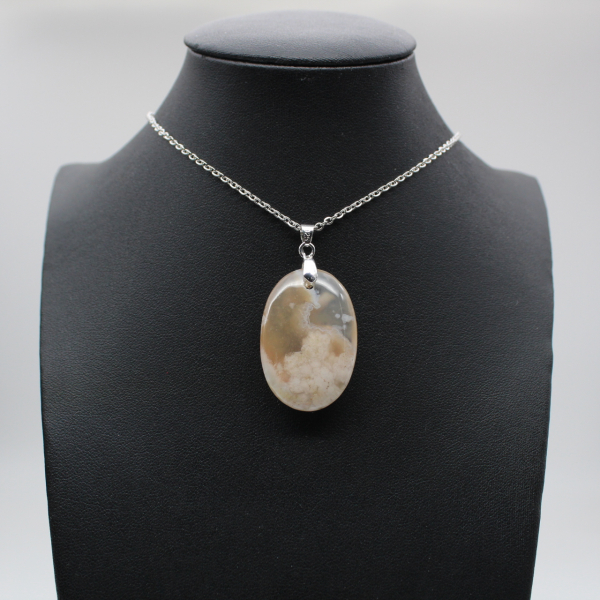 Pendentif ovale en agate fleur