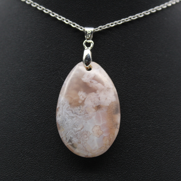 Pendentif ovale en agate fleur