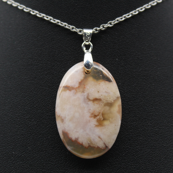 Pendentif ovale en agate fleur