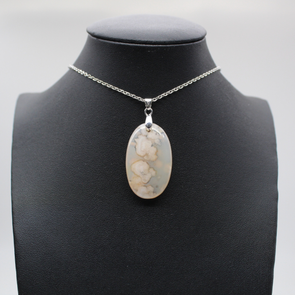 Pendentif ovale en agate fleur