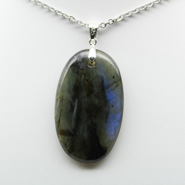Pendentif ovale en Labradorite