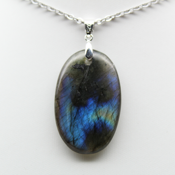 Pendentif ovale en Labradorite