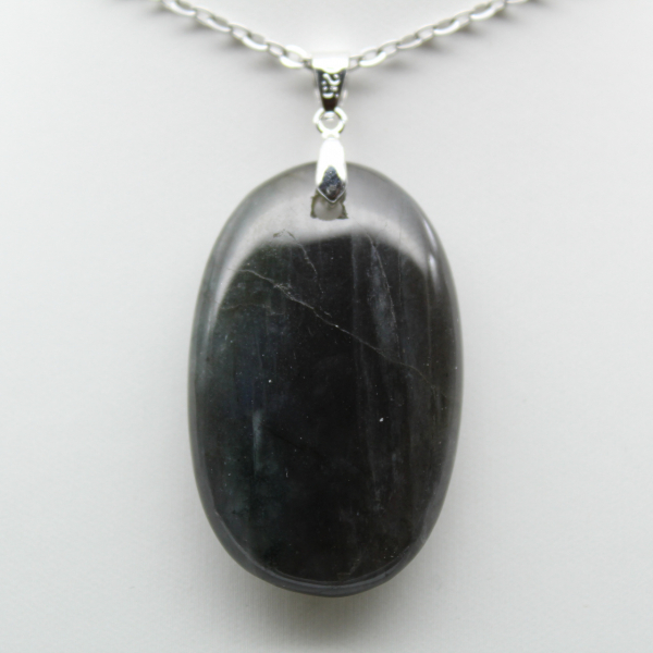 Pendentif ovale en Labradorite