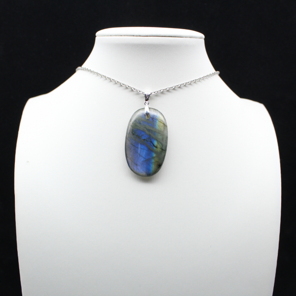 Pendentif ovale en Labradorite