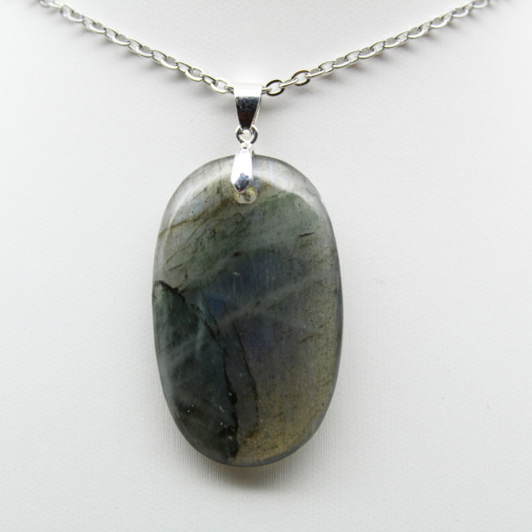 Pendentif ovale en Labradorite
