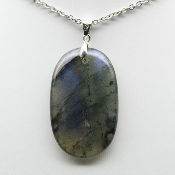 Pendentif ovale en Labradorite