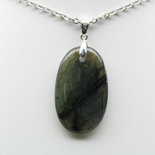 Pendentif ovale en Labradorite