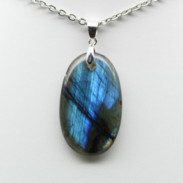 Pendentif ovale en Labradorite